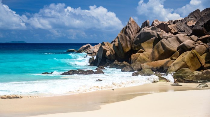 seychelles-4911033_1280.jpg